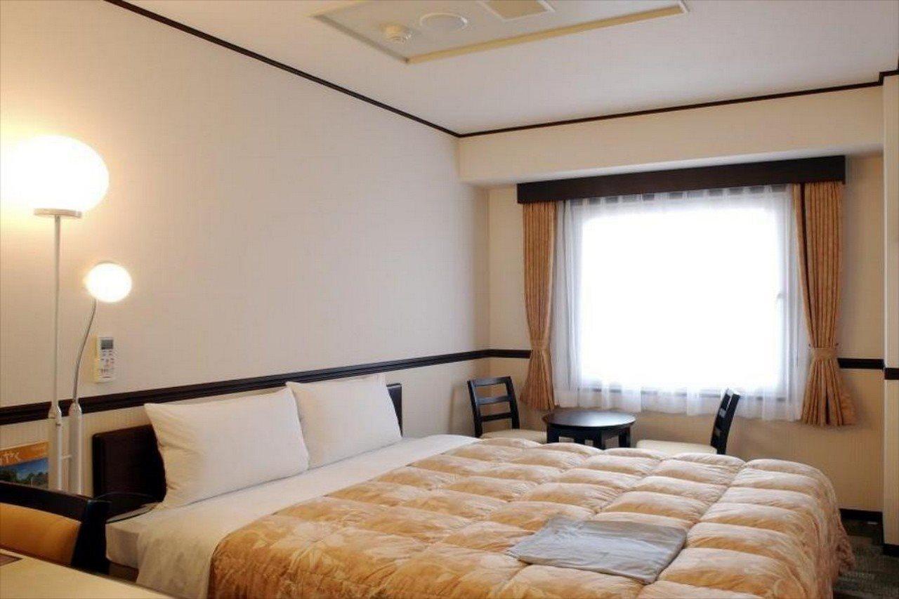 Toyoko Inn Okayama Eki Nishi Guchi Migi Esterno foto