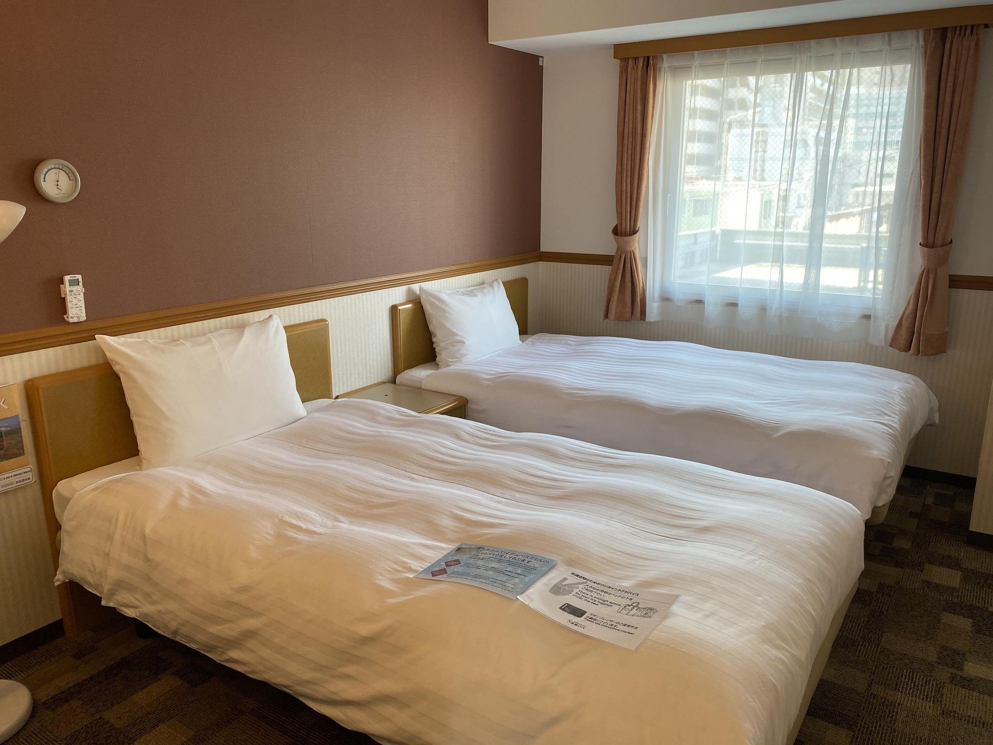 Toyoko Inn Okayama Eki Nishi Guchi Migi Esterno foto