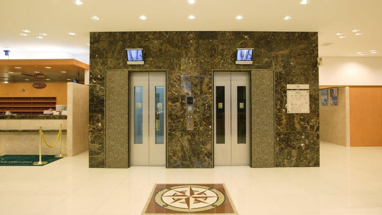 Toyoko Inn Okayama Eki Nishi Guchi Migi Esterno foto